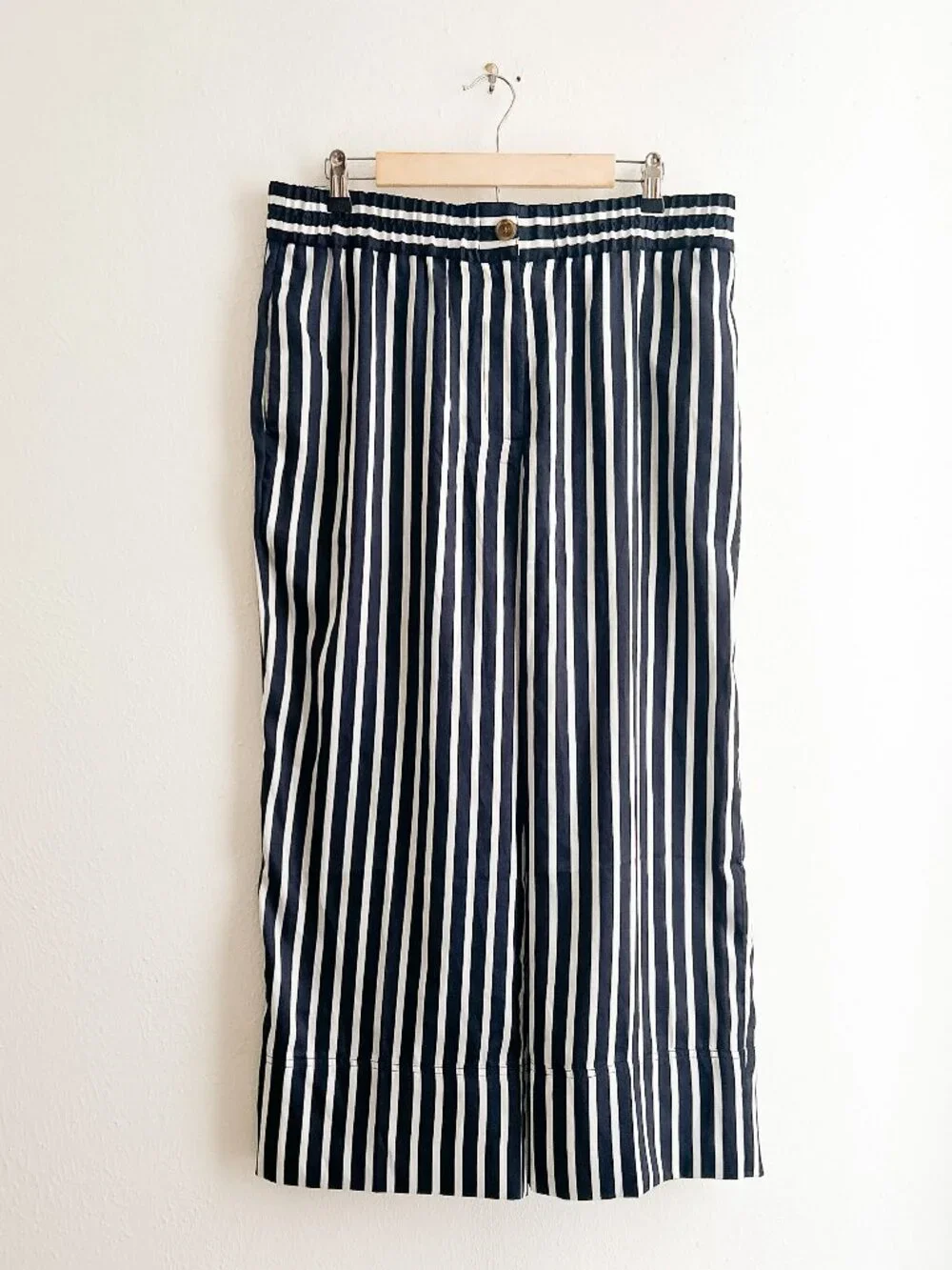 J. Crew Pull-on Crop Pant in Navy/White Nautical Stripe SZ 12 - Picture 2 of 7